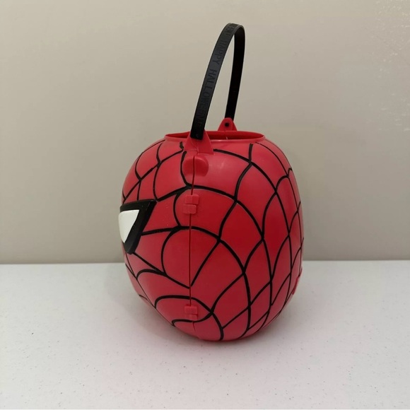 Marvel Spiderman Folding Halloween Treat Pail 2006 Candy Bucket Easter Basket - Picture 3 of 12